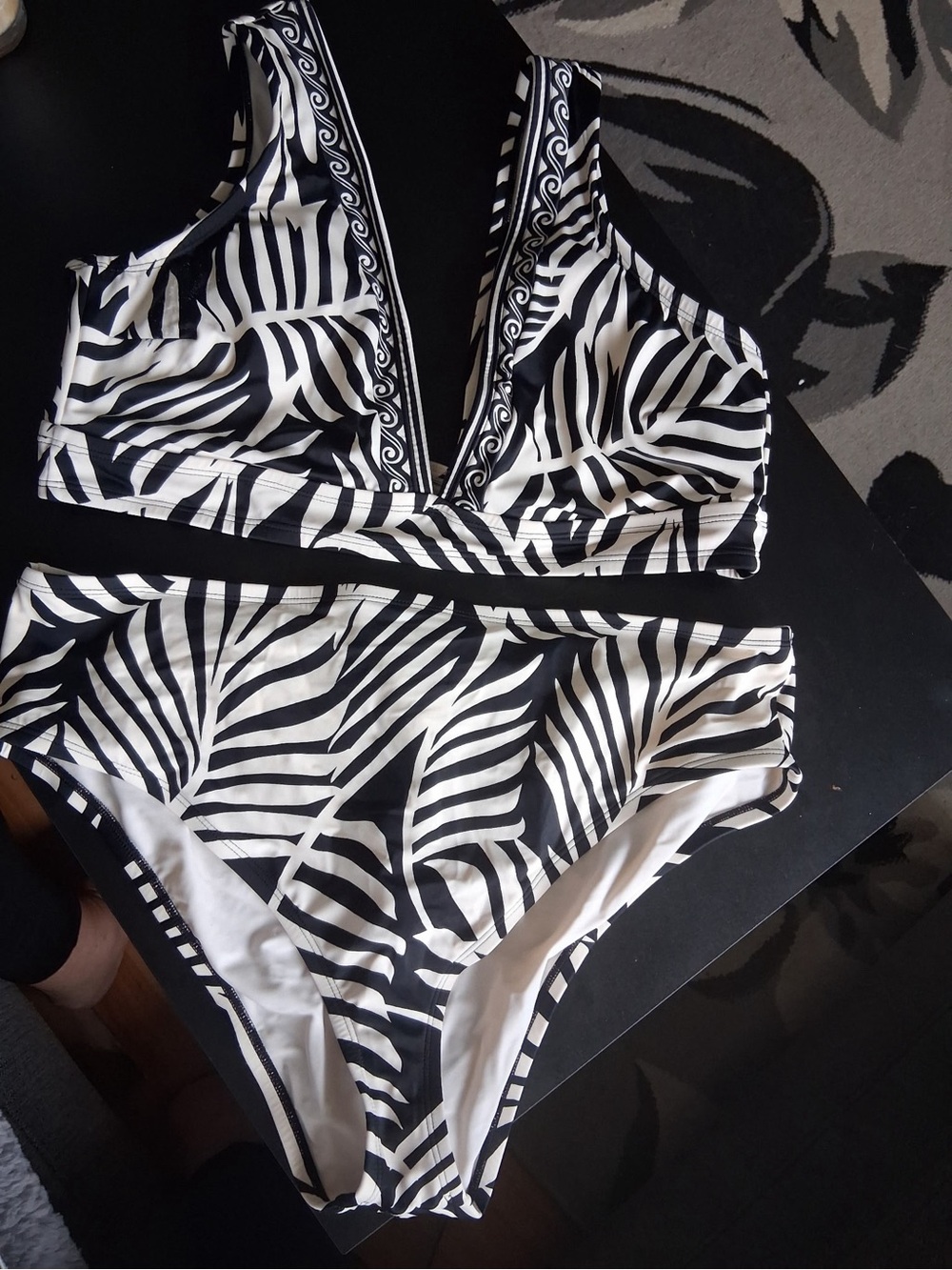 SOFIA by Sofia Vergara Black and White Palm-Leaf Bikini